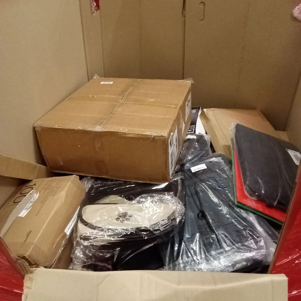PALLET OF ASSORTED HOUSEHOLD GOODS AND PRODUCTS TO INCLUDE; COFFEE MAKER, CAT LITTER BOX, LAP TRAY, PET PRODUCTS ETC
