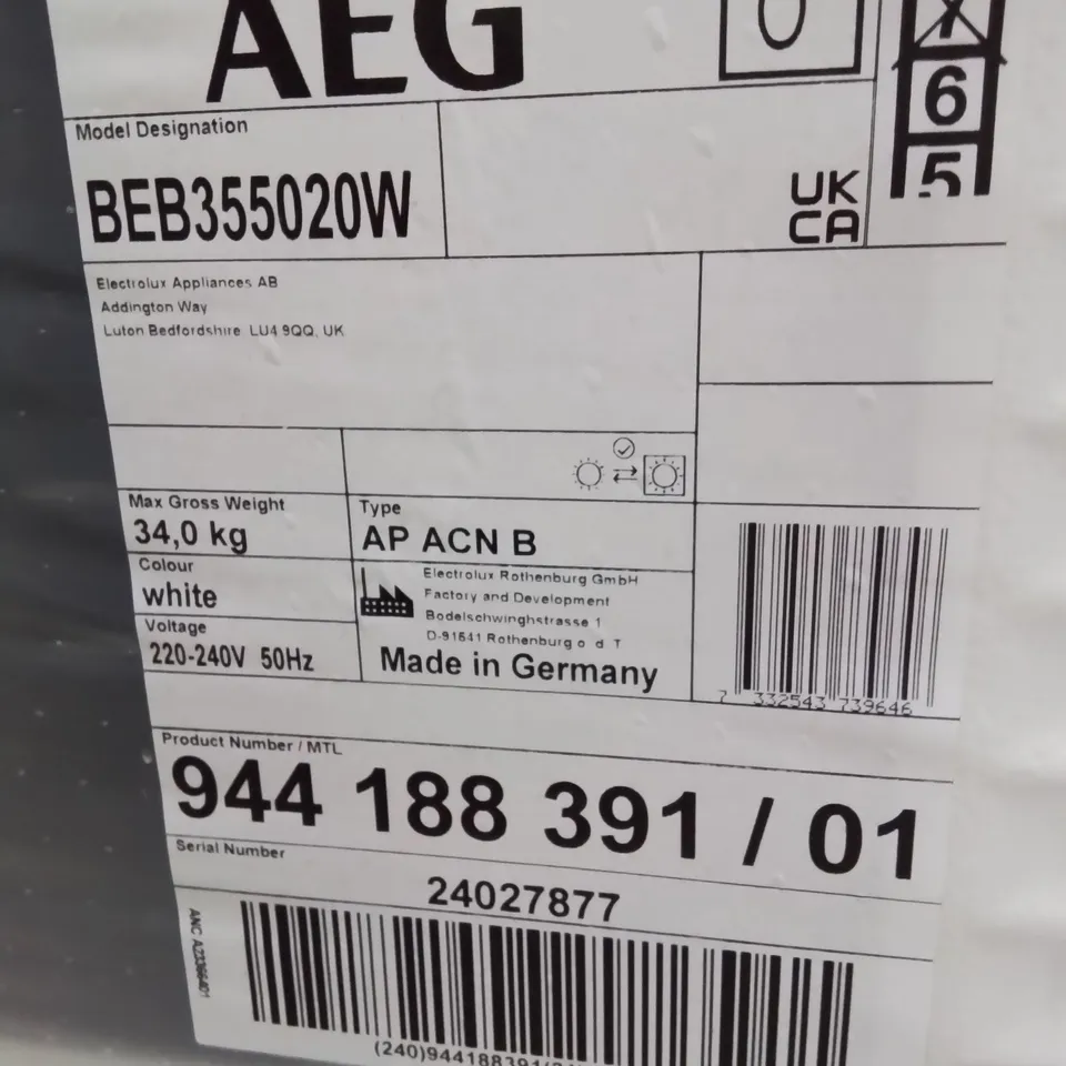 AEG INTEGRATED SINGLE ELECTRIC OVEN Model BEB355020W