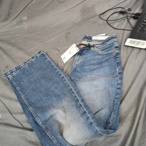 BERSHKA WOMEN'S JEANS – LIGHT WASH DENIM, UK4 (EUR32)