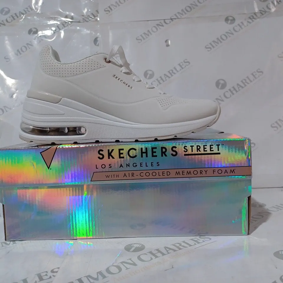 BOXED PAIR OF SKECHERS TRAINERS IN WHITE UK SIZE 6.5