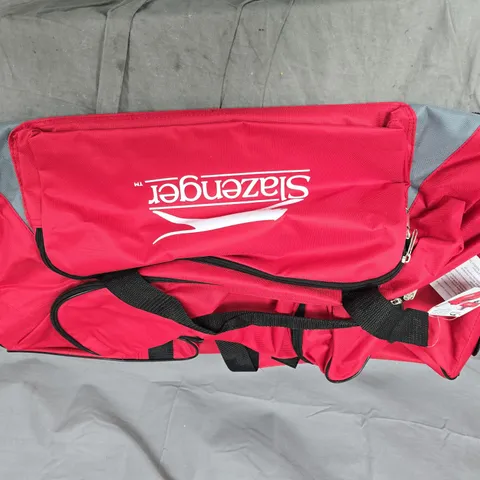 SLAZENGER SPORT/TRAVEL TROLLEY BAG – RED