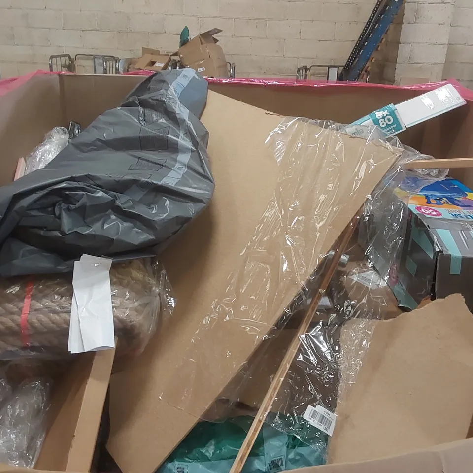 PALLET OF ASSORTED ITEMS INCLUDING: AIR COOLERS, 16" METAL STAND FAN, LED BATTEN LIGHT, FOAM ROLLER, POP-UP TENT ECT