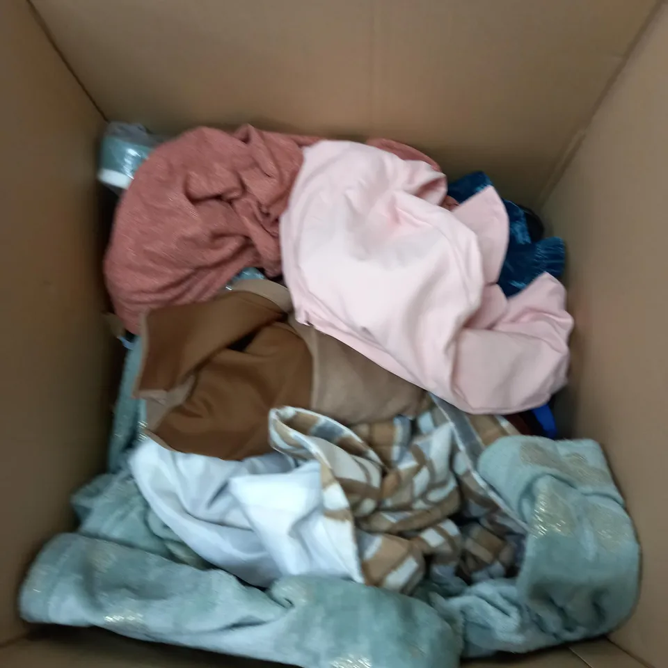 BOX OF ASSORTED CLOTHING TO INCLUDE PANTS, PYJAMAS, TOPS ETC 