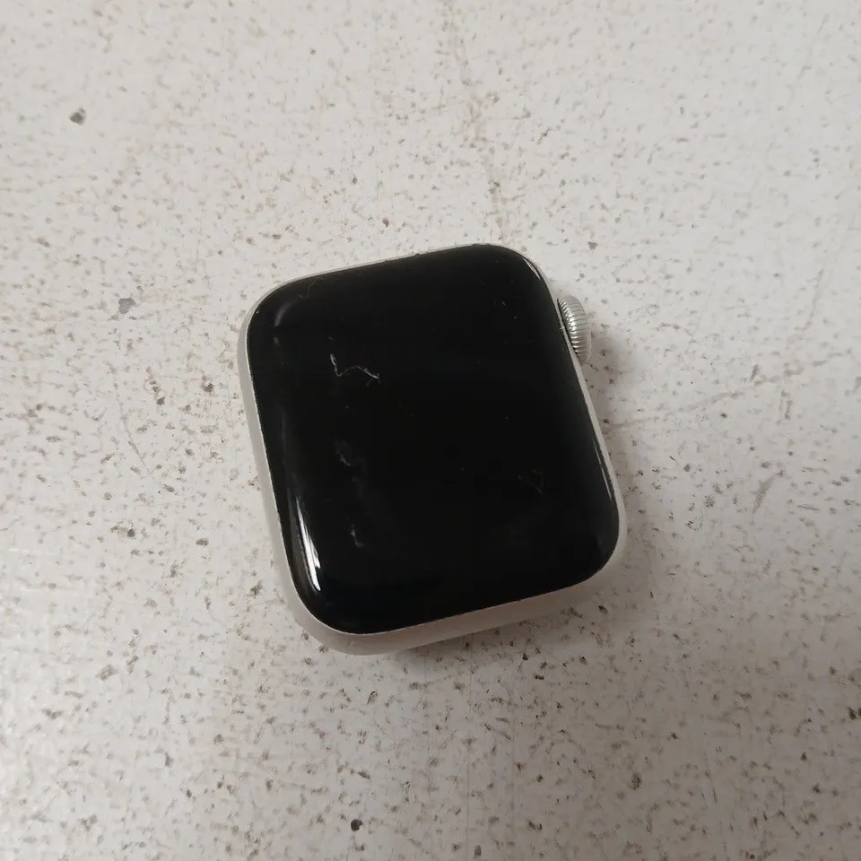 APPLE WATCH SERIES 6 40MM GPS ALUMINIUM SILVER