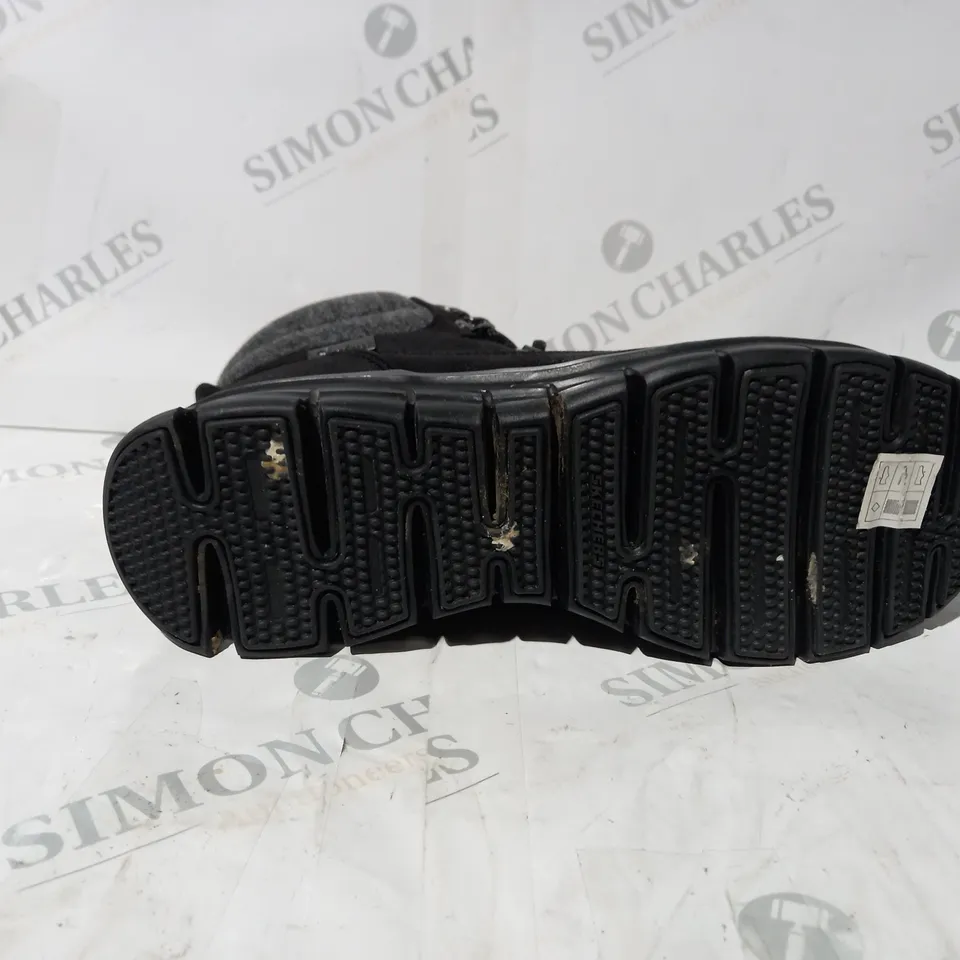 BOXED PAIR OF SKECHERS SYNERGY WARM TECH BOOTS IN BLACK UK SIZE 8