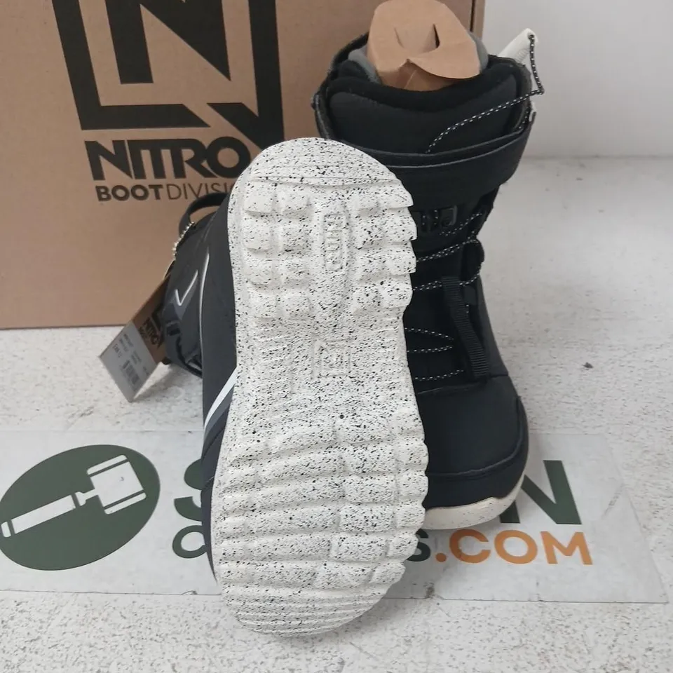NITRO DROID QLS SNOWBOARD BOOTS, BLACK/WHITE/CHARCOAL, UK 13 (US 1.0) WITH TAGS