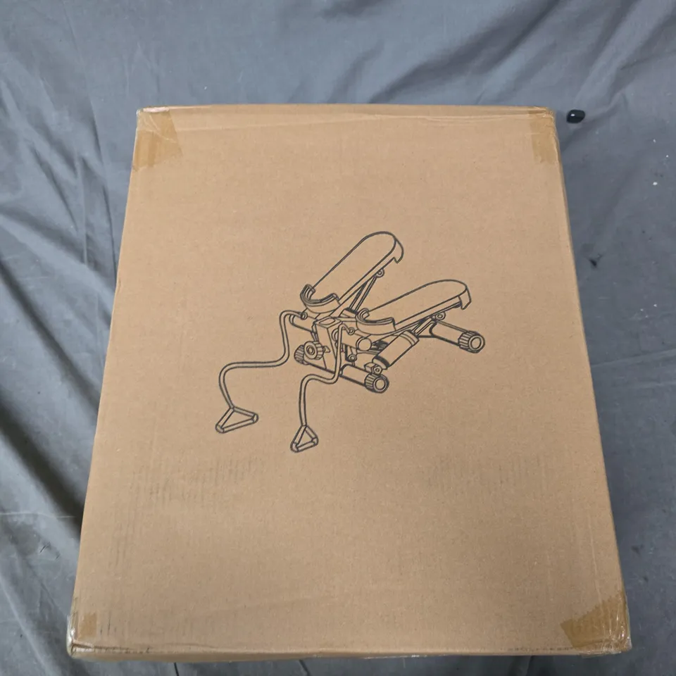 BOXED WHITE FITNESS STEPPER