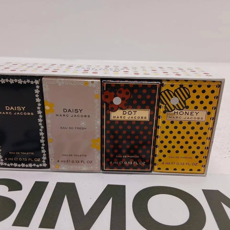 BOXED MARC JACOBS MINIATURES GIFT SET