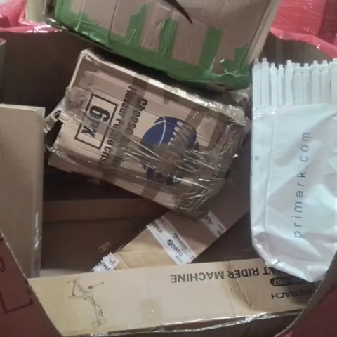 PALLET CONTAINING VARIOUS ASSORTED BOXED HOUSEHOLD ITEMS TO INCLUDE: SQUAT MAT RIDER MACHINE, CHRISTMAS TREE, AND LOTS MORE UNMARKED BOXED ITEMS 