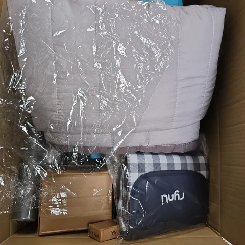 BOX OF ASSORTED HOME ITEMS TO INCLUDE BEDDING - SPRINKLERS -  
