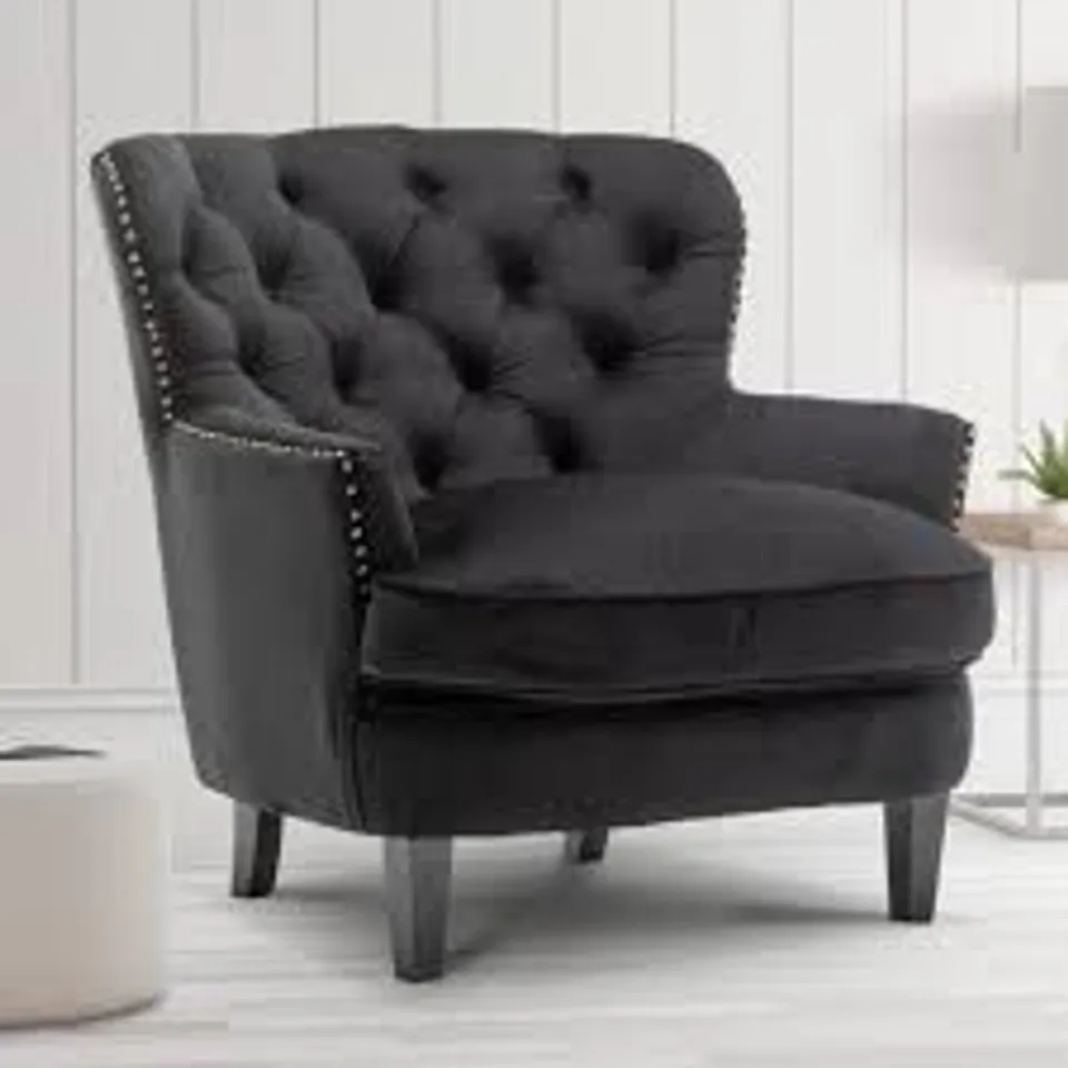 BOXED AVA VELVET ACCENT CHAIR - BLACK (1 BOX)