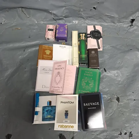 APPROXIMATELY 25 ASSORTED FRAGRANCE SAMPLES AND MINIATURES