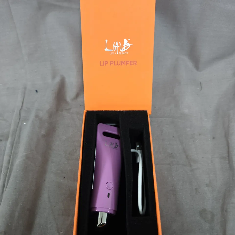 LAB RESEARCHABLE LIP PLUMPER 