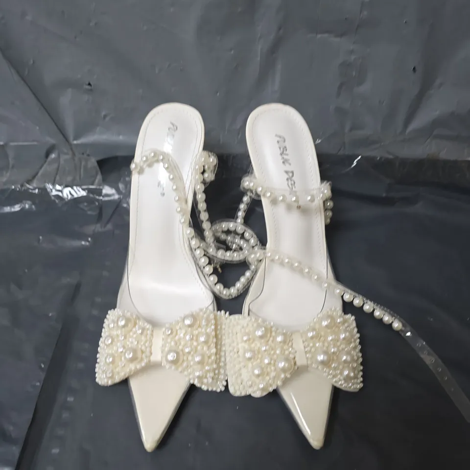 MIDNIGHT LACE HEELED SHOES - WHITE  - UK SIZE 4
