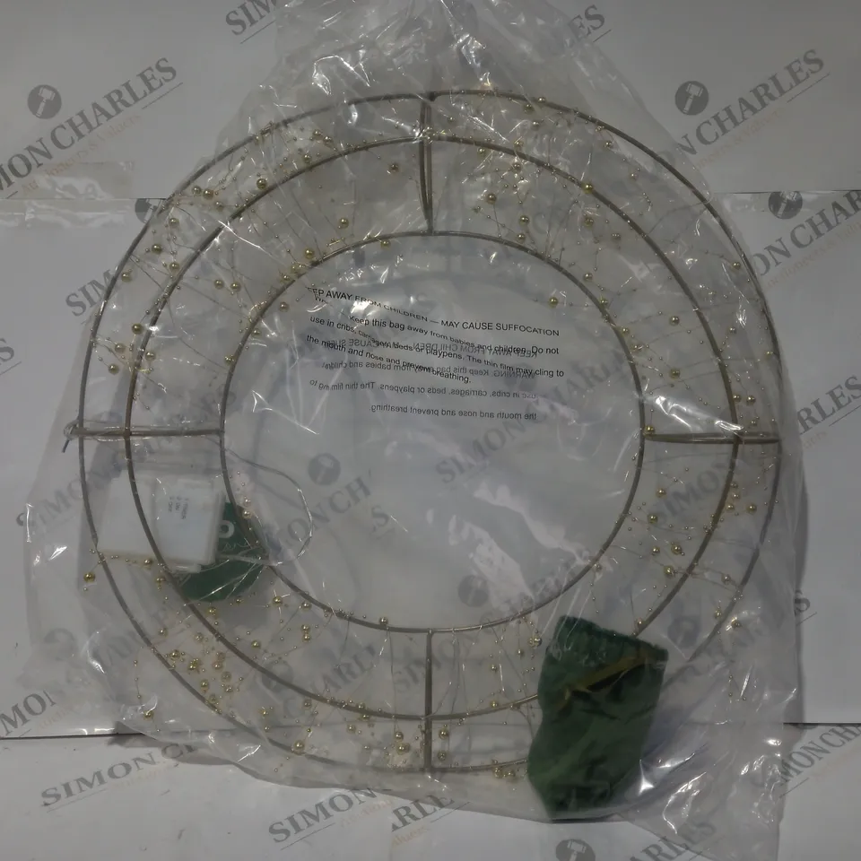 BOXED SARA DAVIES GOLD PRE-LIT BEADED WREATH