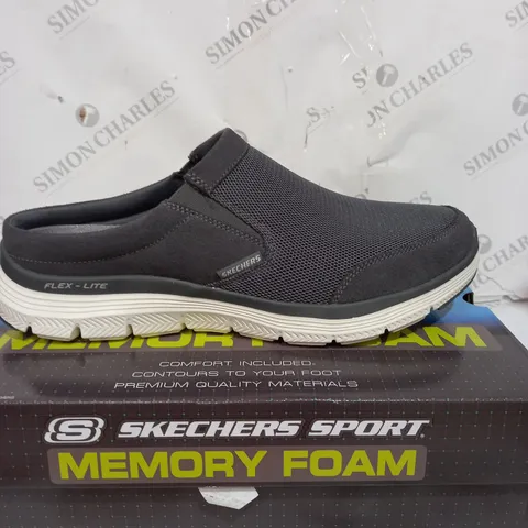 BOXED PAIR OF SKETCHERS SPORT FLEX-LITE SLIP ON SIZE UK 10 IN GREY