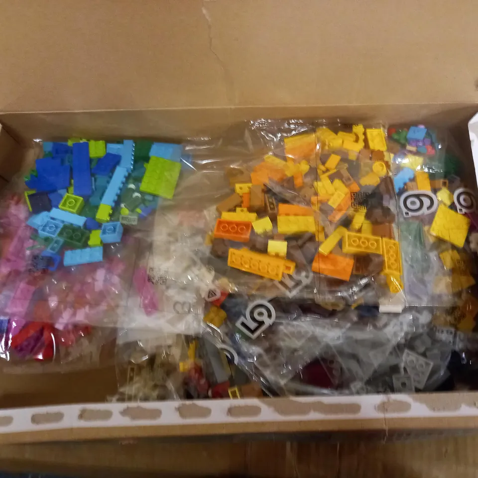 LEGO 11021 CLASSIC 90 YEARS OF CREATIVITY
