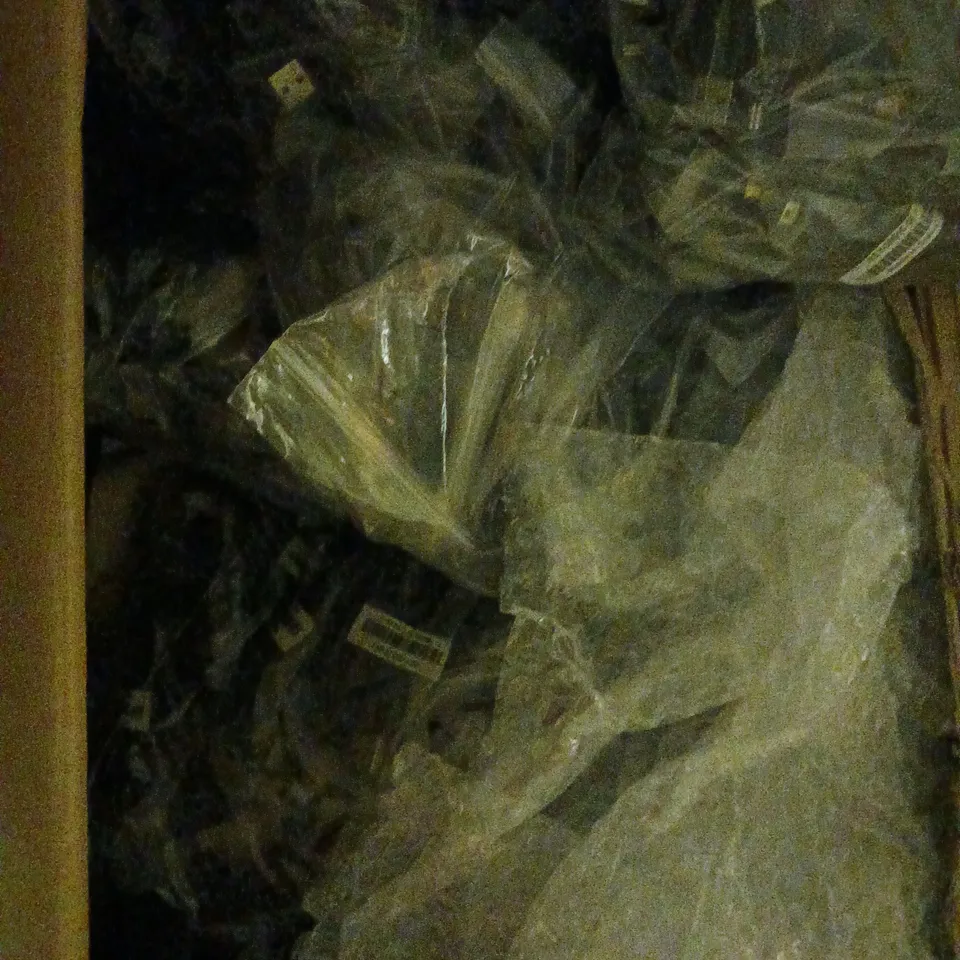 BOX OF APPROX 200 UNBRANDED MINI USB CABLES IN BLACK 