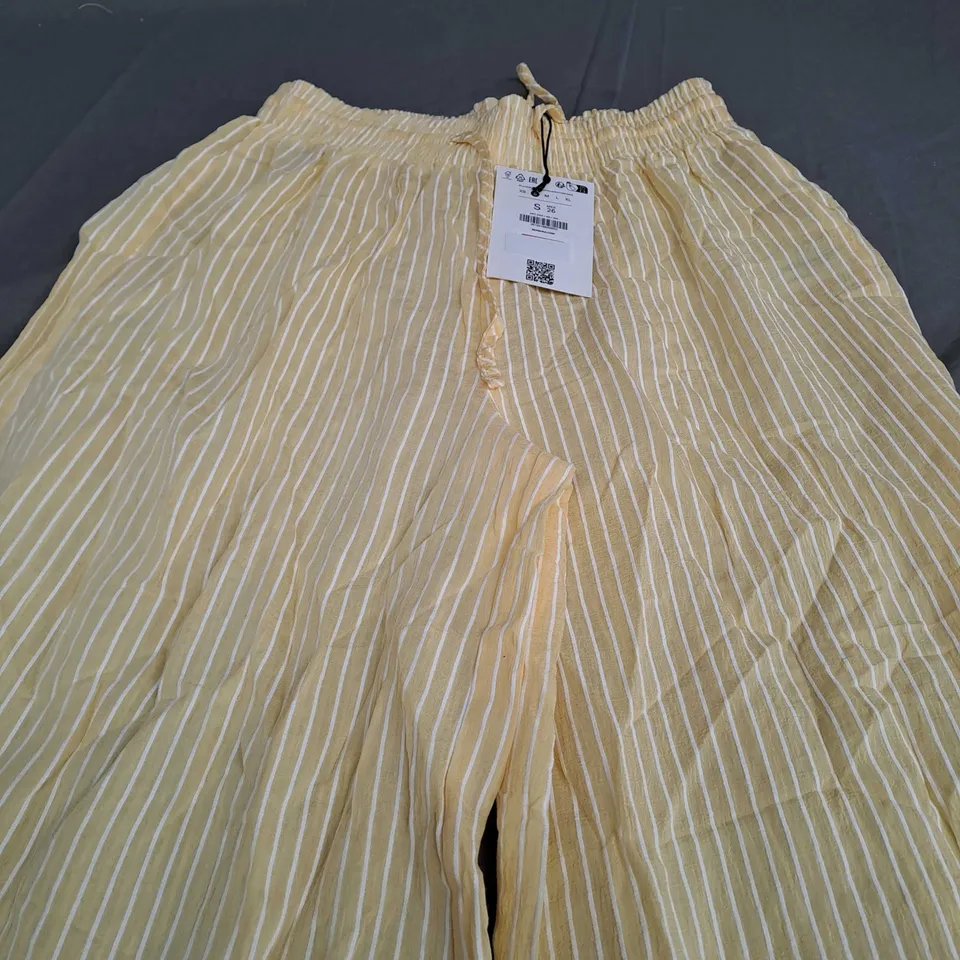 BERSHKA YELLOW BAGGY TROUSERS - EUR SMALL