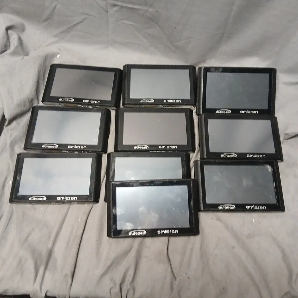 10 OMICRON AUTOCABS IN BLACK