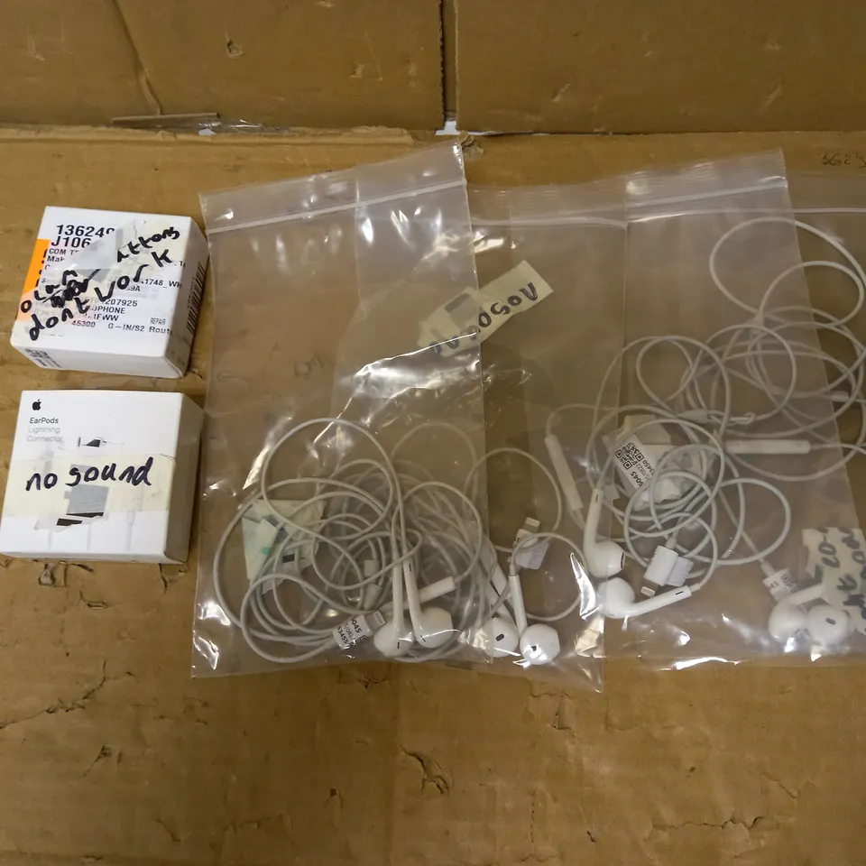 LOT OF 6 APPLE LIGHTNING CONNECTOR WIRED EARPODS