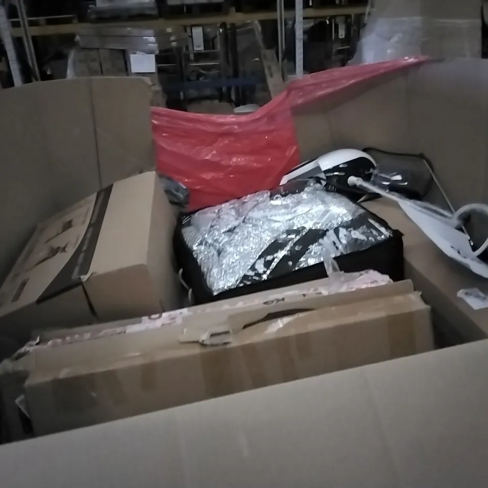 PALLET OF ASSORTED ITEMS INCLUDING BEENAX, CANDORA, FABIAN CLARKE HOTELS FRAMES, SANDING POP UP BATHING TENT