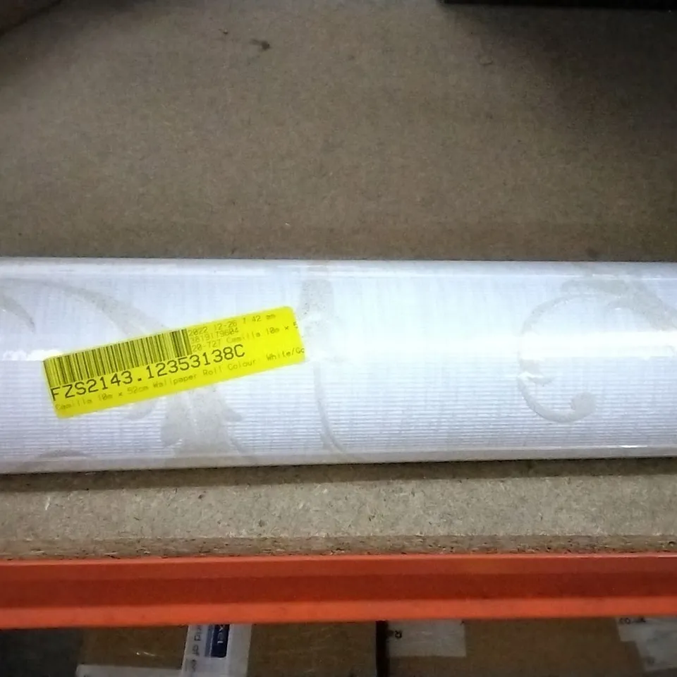 ROLL OF SUPER FRESCO ATHENA - WHITE/GOLD WALL PAPER APPROX 10.05M X 0.52M