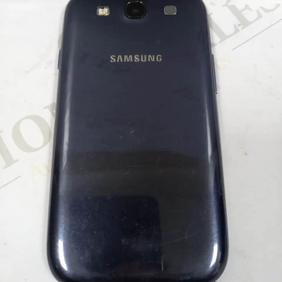 SAMSUNG GALAXY S III (GT-I9300)