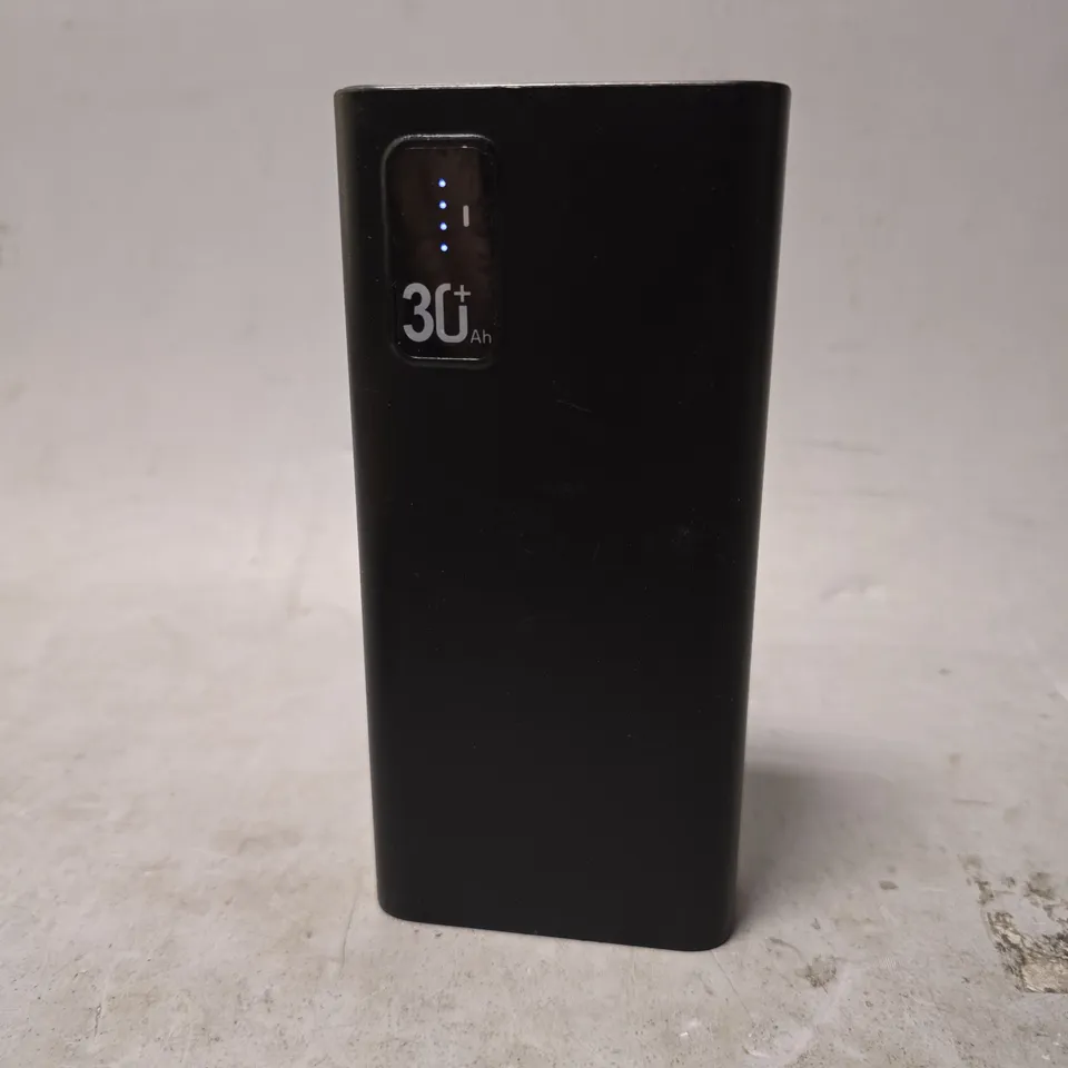 BOXED UNBRANDED PORTABLE CHARGER IN BLACK