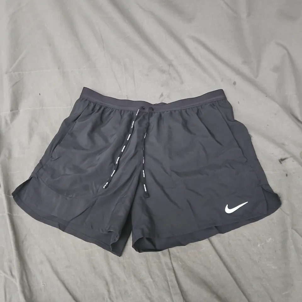 NIKE MEN'S BLACK DRI-FIT SHORTS – STANDARD FIT, 5IN INSEAM, SIZE LARGE