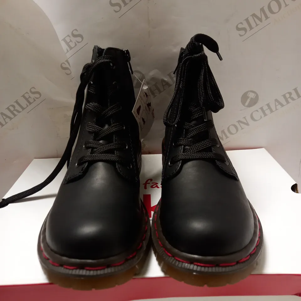 RIEKER LACE UP ANKLE BOOTS BLACK - SIZE 6