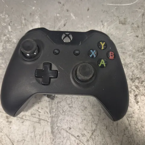 XBOX ONE WIRELESS CONTROLLER IN BLACK