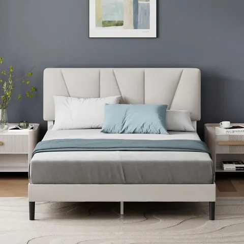 BOXED BEDA UPHOLSTERED BED FRAME WITH PADDED TUFTED HEADBOARD // SIZE: DOUBLE (1 BOX)
