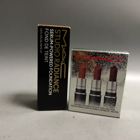 2 BOXED MAC BEAUTY PRODUCTS TO INCLUDE STUDIO RADIANCE SERUM-POWERED FOUNDATION NW25 30ML, LUSTRELITE MINI LIPSTICK TRIO NEUTRAL 