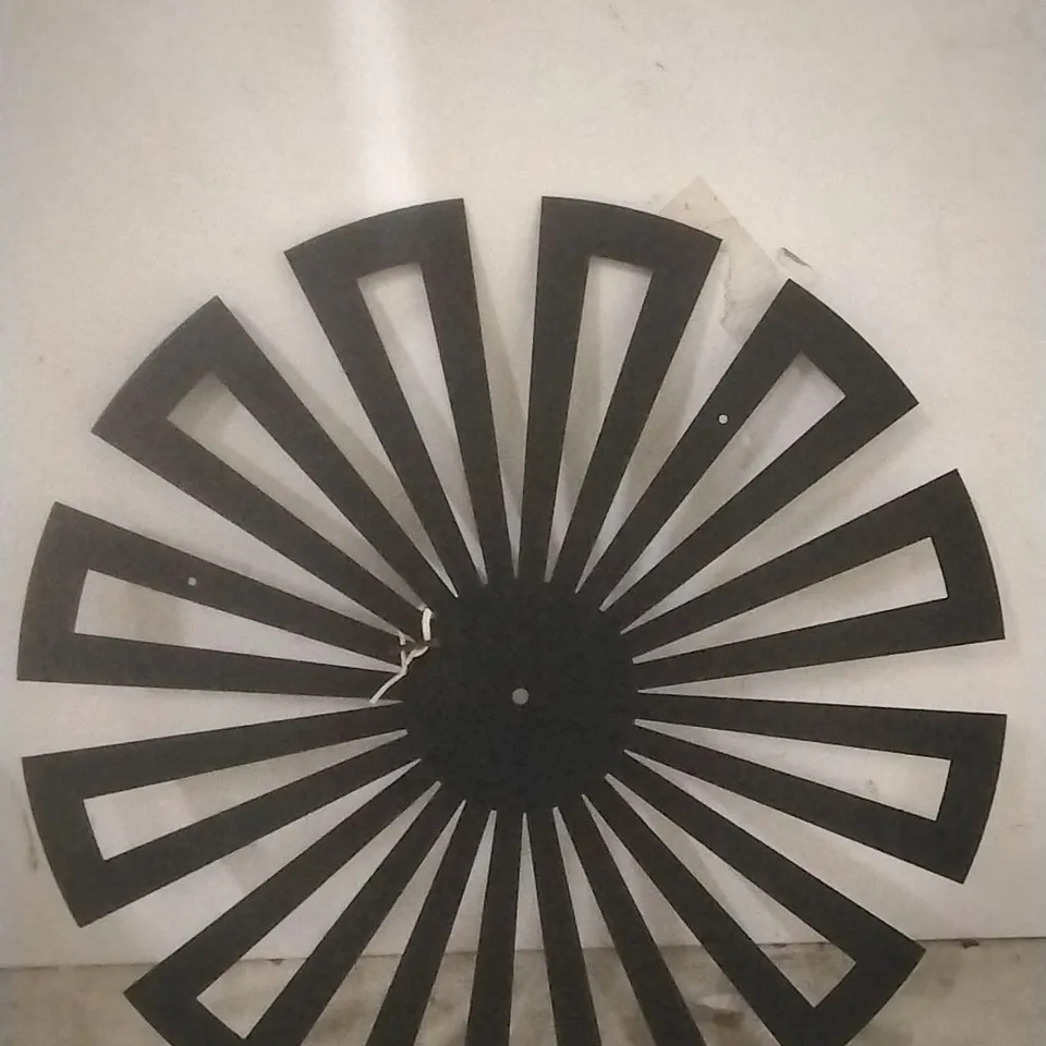 BOXED ZANUCK 48CM WALL CLOCK