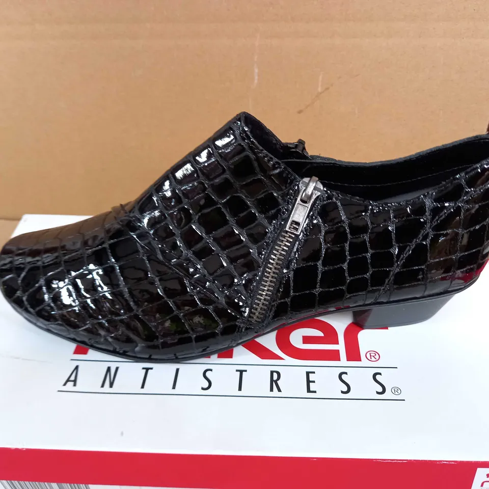 RIEKER BLACK PATENT SNAKESKIN-EFFECT SHOES - SIZE UK 6