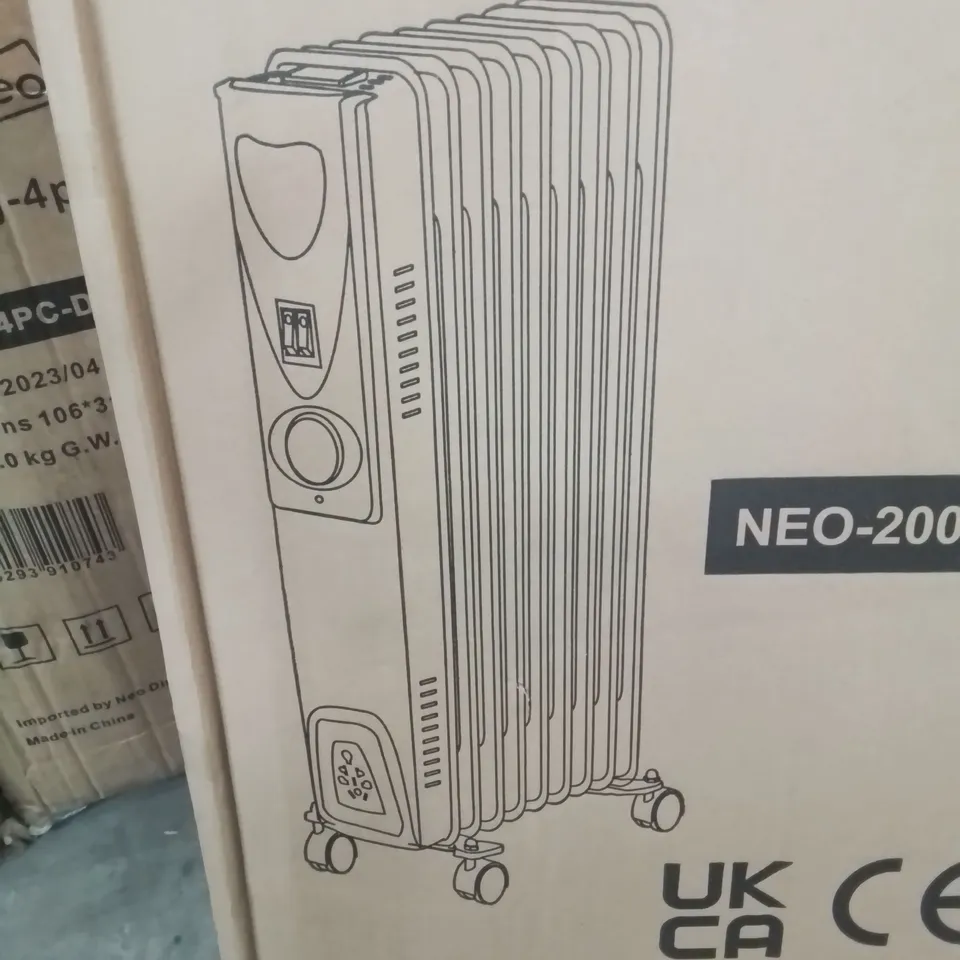 BOXED WHITE ELECTRIC HEATER 