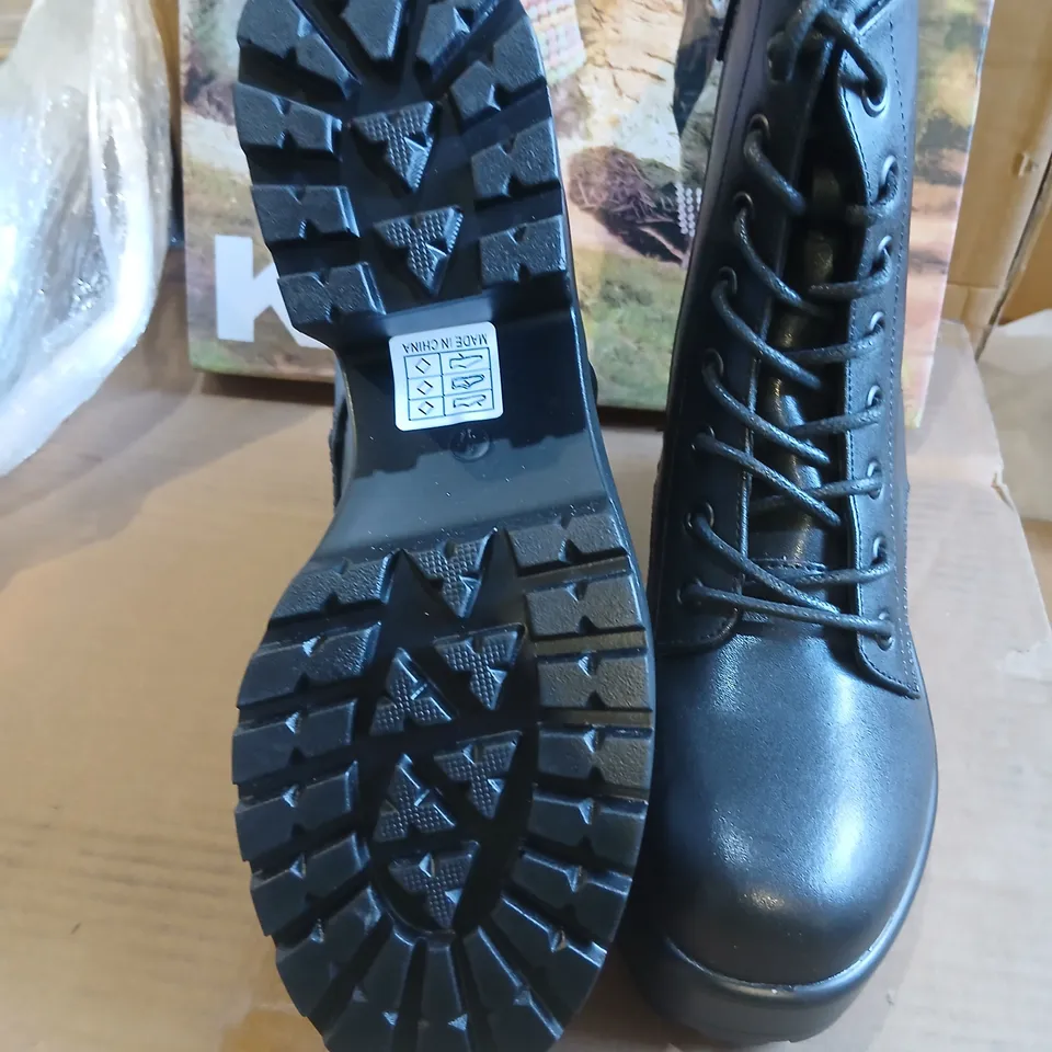 KOI GIN PLATFORM MILITARY BOOTS – BLACK, ND26BLKPU4 SIZE 4