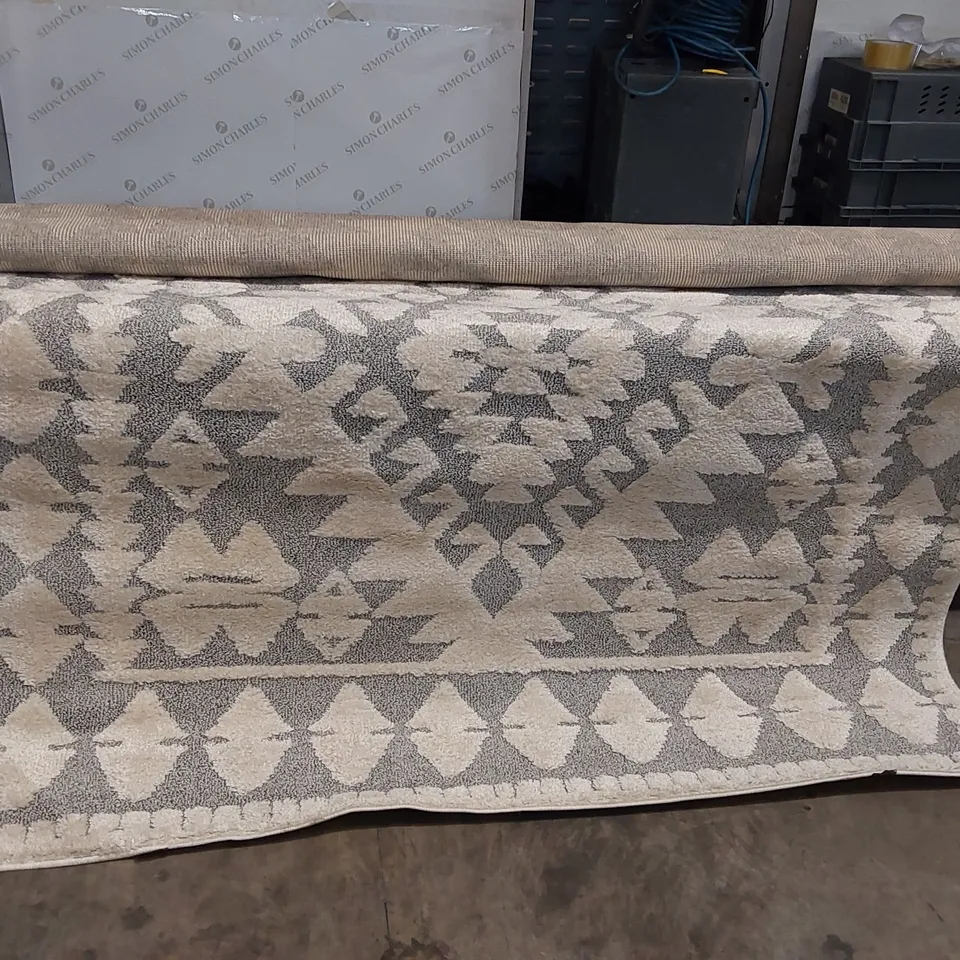 MACPHEREON GREY/CREAM RUG //200 X 290CM