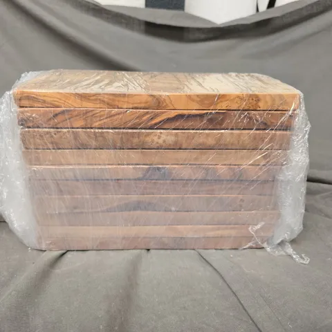 PACK OF 10 SMALL WOODEN CHOPPING BOARDS 