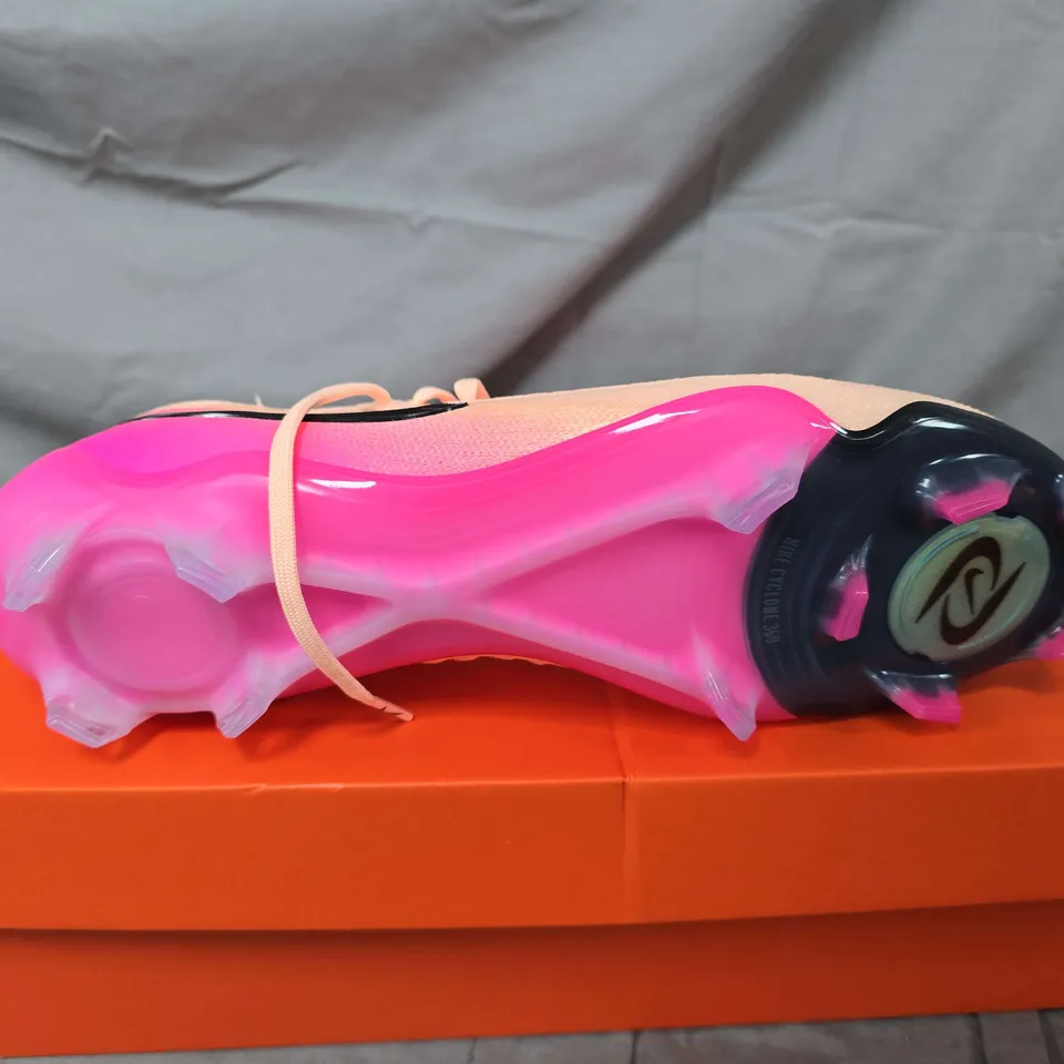 BOXED PAIR OF NIKE PHANTOM GX II ELITE FG IN CRIMSON TINT - UK 8