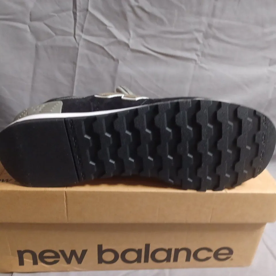 BOXED PAIR OF NEW BALANCE SNEAKERS – UK SIZE 6