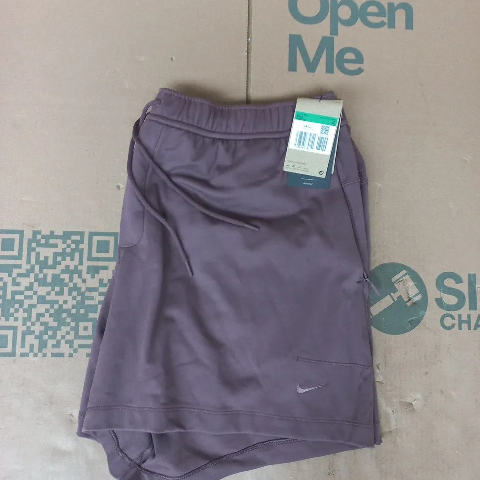 NIKE PRIMARY SHORTS IN DEEP PLUM SIZE XL