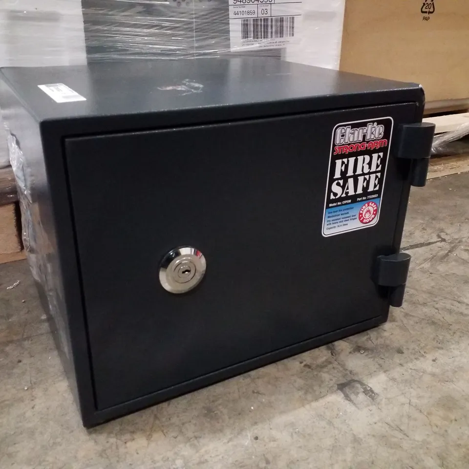 CLARKE CFPSM 16.4L FIREPROOF SAFE