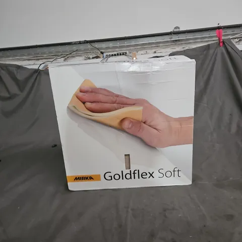 CAGE OF APPROXIMATELY 15 ASSORTED HOUSEHOLD ITEMS TO INCLUDE: SPONGES AND WALK ON BIKE