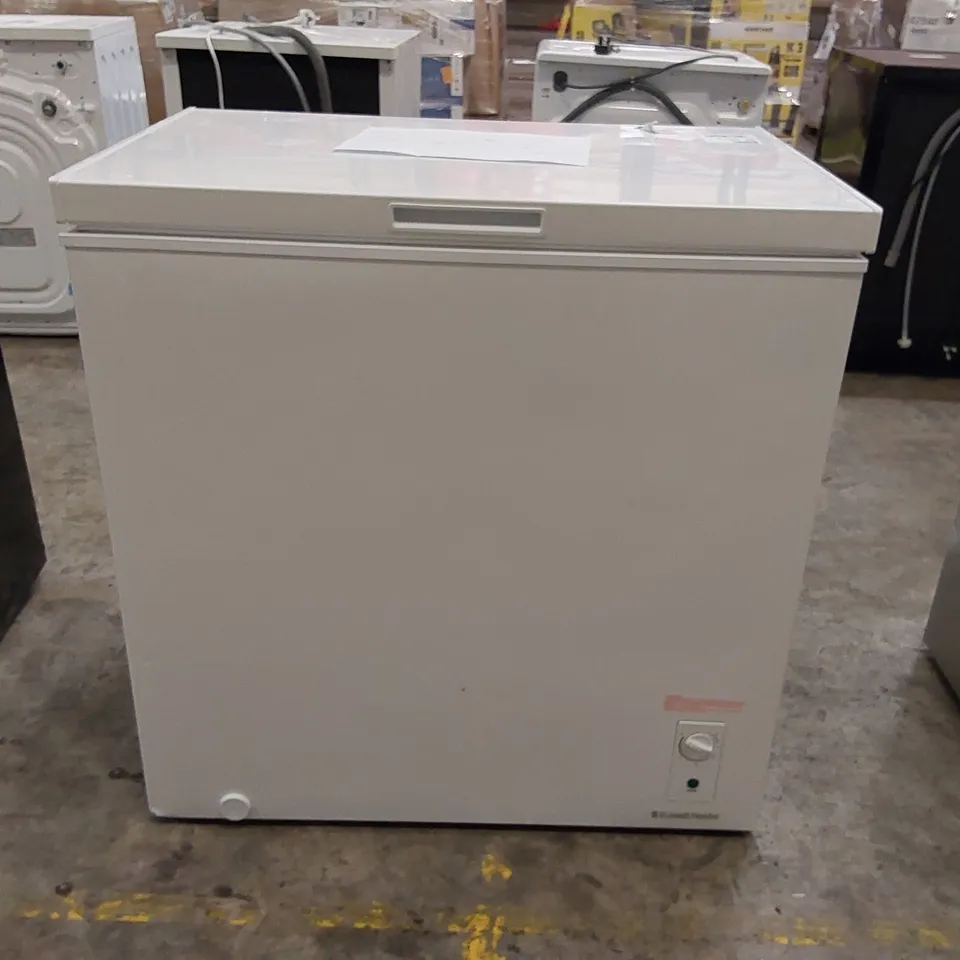 RUSSELL HOBBS RH198CF3003 198L FREESTANDING WHITE CHEST FREEZER, ADJUSTABLE THERMOSTAT, 4 STAR FREEZER RATING