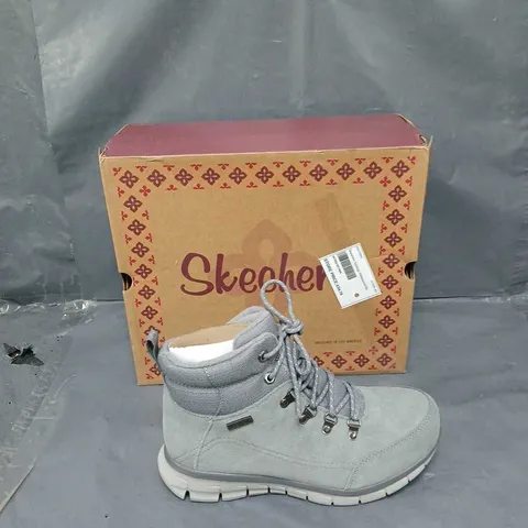 BOXED PAIR OF SKETCHERS SYENERGY BOOTS GREY 6 1/2