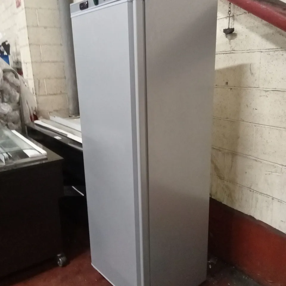 SA-XF400HC COMMERCIAL UPRIGHT FREEZER 400L