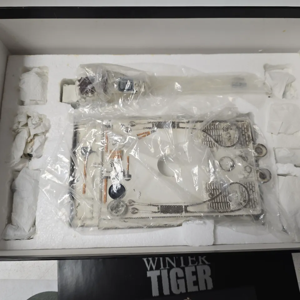 BOXED KING & COUNTRY STRICTLY LIMITED WINTER TIGER