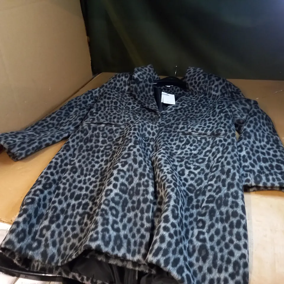 GREY LEOPARD STYLE JACKET UK SIZE 14